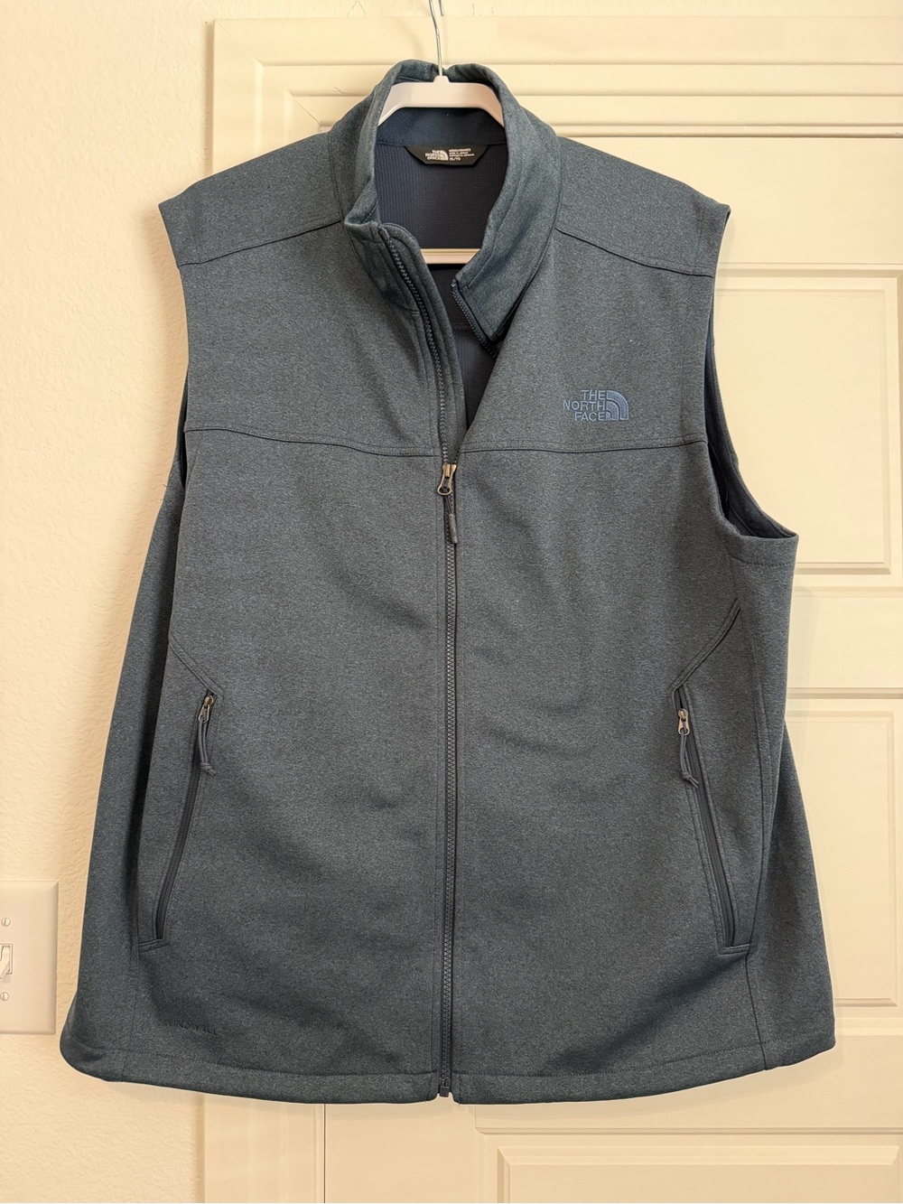 The North Face Men's Dark Gray Full-Zip Fleece Jacket